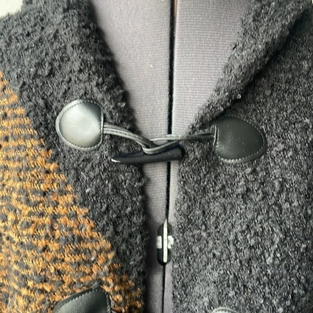 New Directions shawl wrap Border Boucle toggle wrap black brown softgirl - Picture 4 of 9